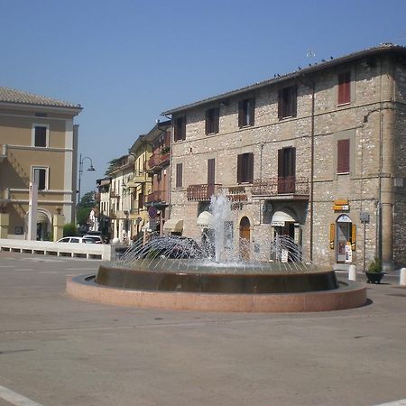 Piazza Degli Angeli Hotel Assisi Bagian luar foto
