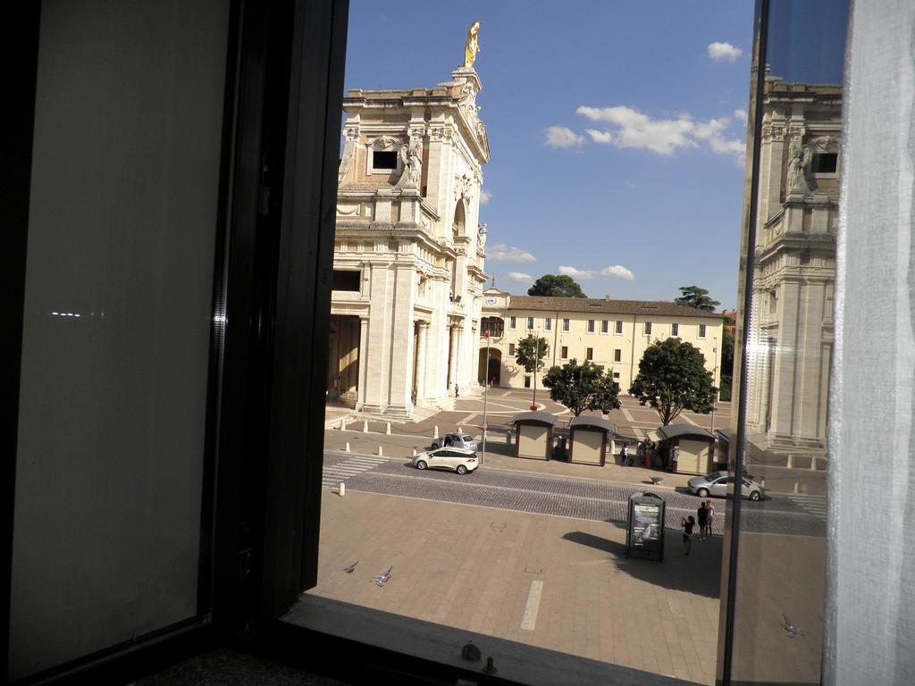 Piazza Degli Angeli Hotel Assisi Bagian luar foto